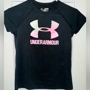 Girls Under Armour Black graphic t-shirt Tee with Pink Emblem size YMD Medium